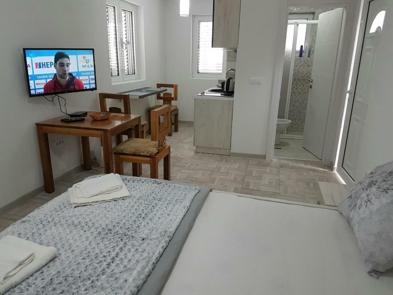 Porto Njegusi A2 Apartment Cetinje Luaran gambar