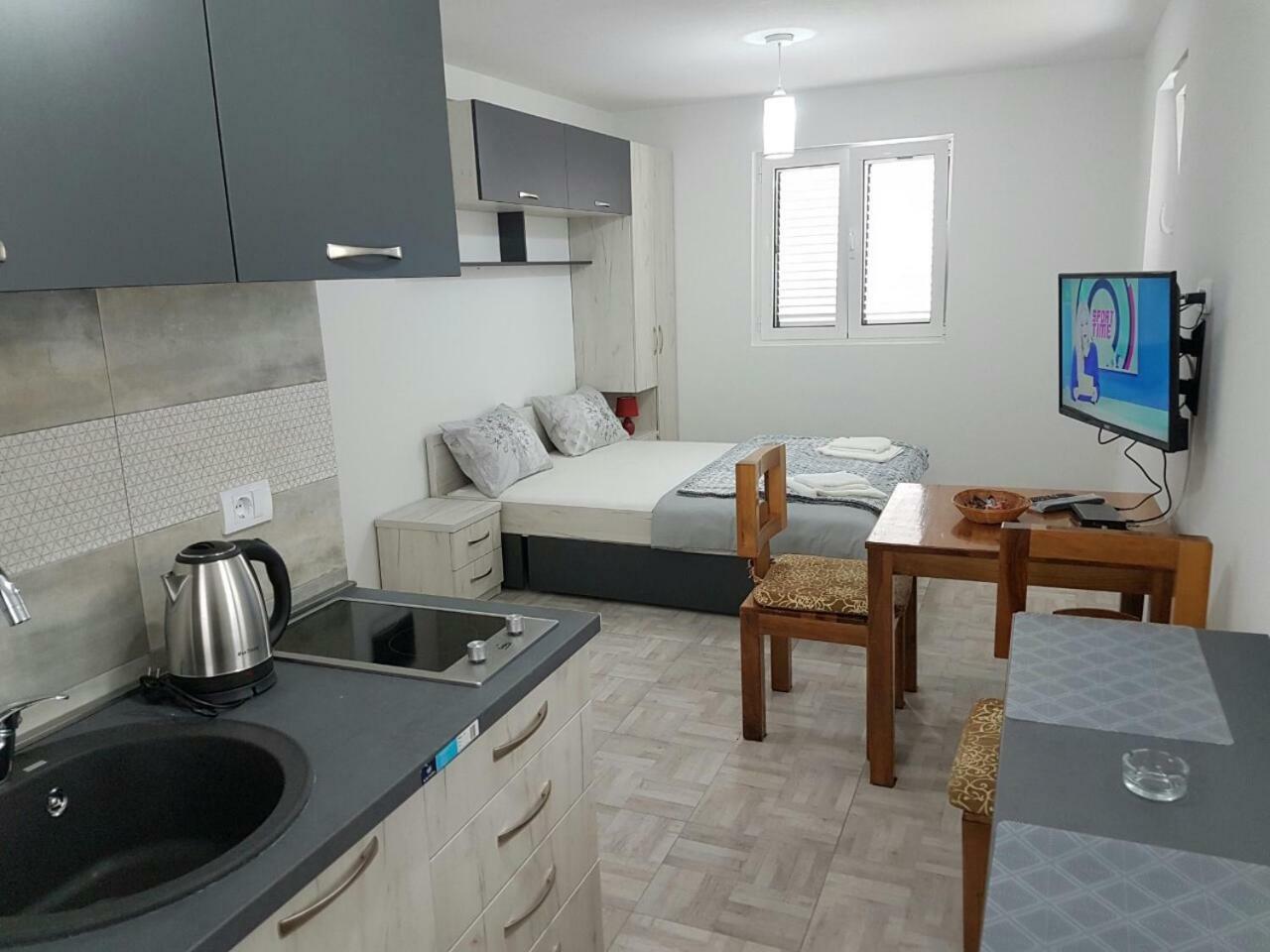 Porto Njegusi A2 Apartment Cetinje Luaran gambar